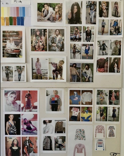 Kartonbogen mit Fotos, Zeichnungen, Stoffstreifen Moodboard: Kartonbogen, auf dem Fotos, Zeichnungen, Stoffstreifen abgebildet sind