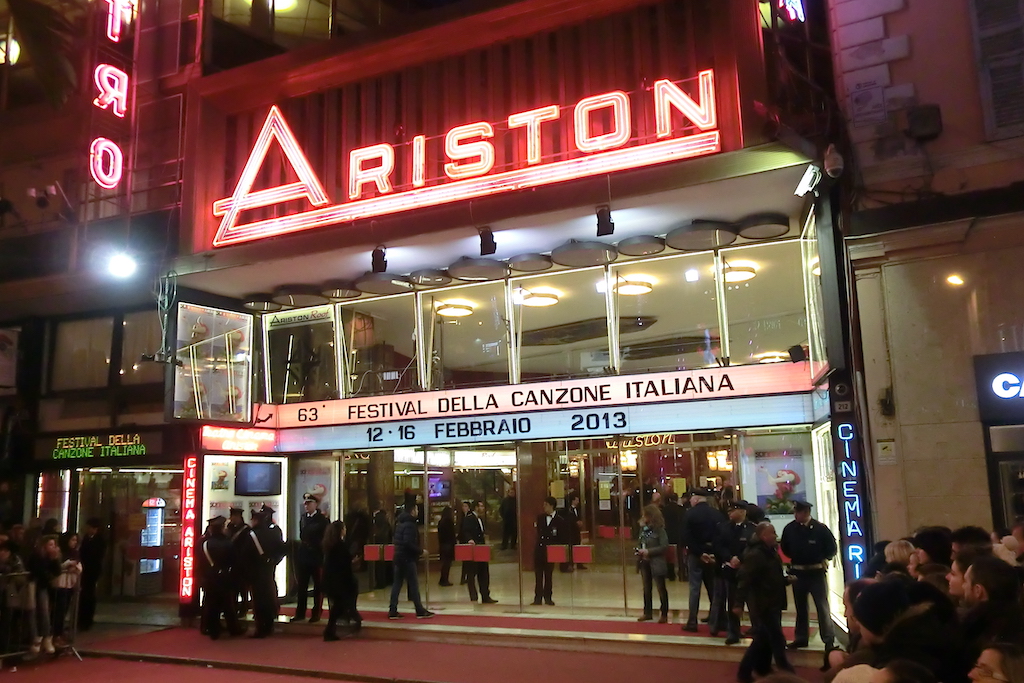 Eingang Teatro Ariston sanremo-festival-es-geht-wieder-los